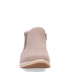 Clearance Clarks Women's , Breeze Clover Boot Taupe