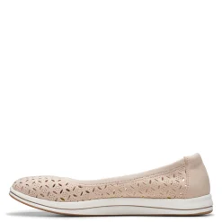 Clarks Women's , Breeze Roam Slip-On Light Sand