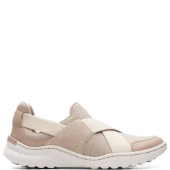 Discount Clarks Women's , Teagan Go Slip-On Sneaker Sand