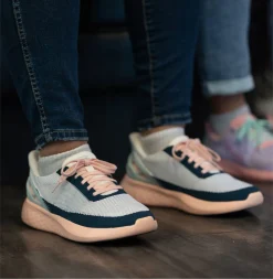 Outlet Kizik Women's , Athens Slip-On Sneaker Bahama