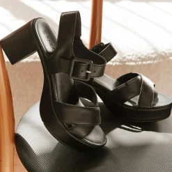 Sale Naot Women's , Elite Sandal Black Shiny