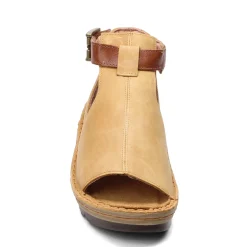 Hot Naot Women's , Verbena Sandal Oily Dune Nubuck