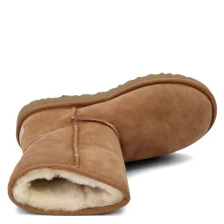 UGG Women's , Classic Short II Boot Chestnut